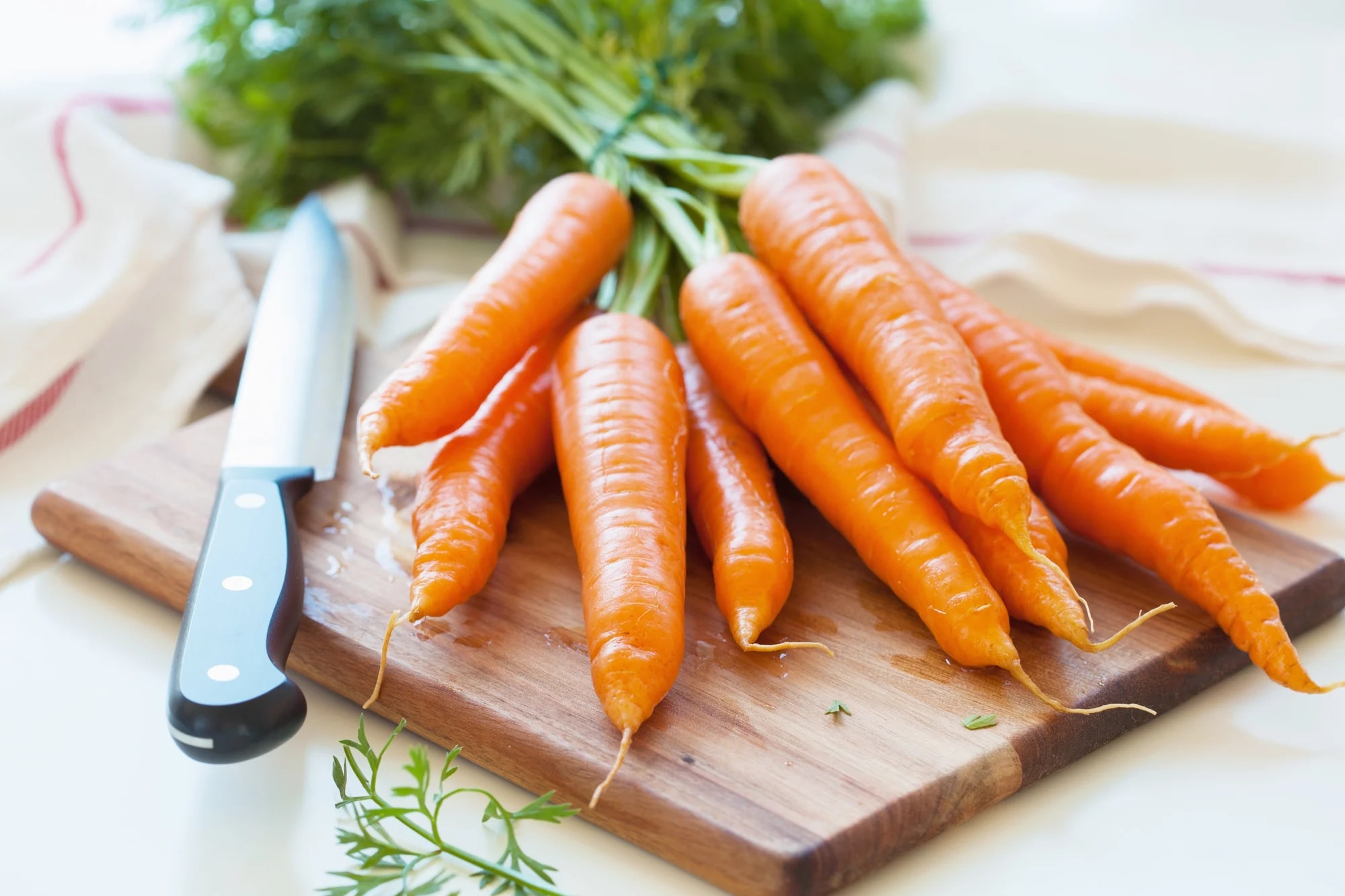 Is it safe to eat slimy carrots? Hacks and myths revealed! [2025]