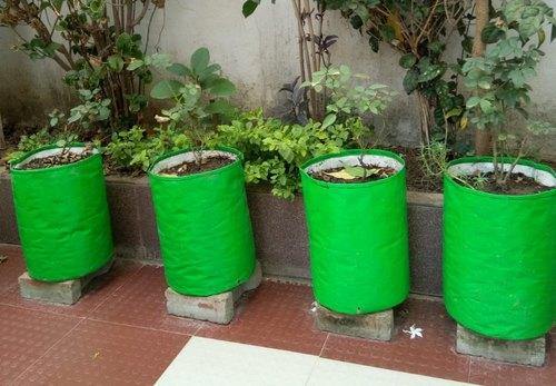 grow-bags-on-pot-stands